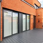 2 Bed Apartment London - 4 Local Train Stations!